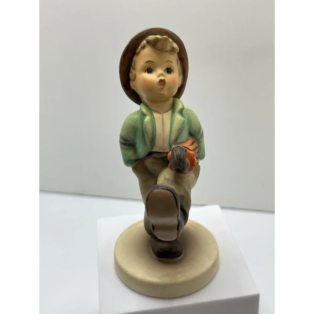 Goebel Hummel Happy Traveler Figurine 109/0 W Germany Vintage 5